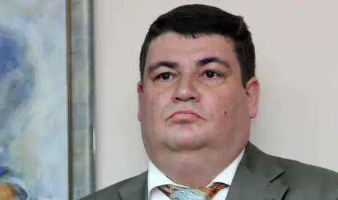 Подалият оставка заради непристойно поведение бивш инспектор от Инспектората към ВСС Мумджиев поиска да е следовател - 1