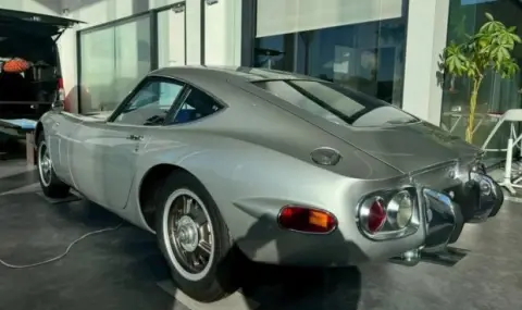 Продават се три екземпляра от най-скъпата Toyota - 1