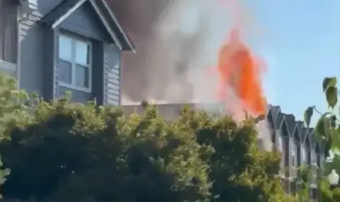 Plane crashes into Oregon homes, three dead VIDEO  - 1