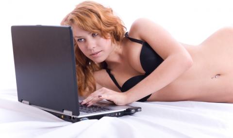 Защо жените харесват да гледат порно с жени или тройки? - 1