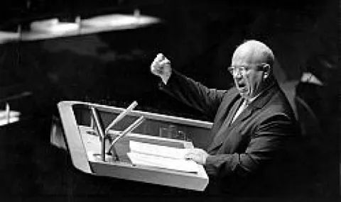 Как Хрушчов размаха обувката си в ООН през 1960 г - 1