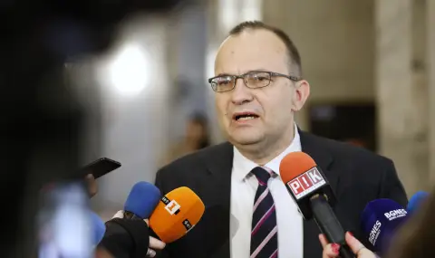 Мартин Димитров: Предлагат ни огромен нов дълг, без план за оптимизиране на разходите и модерна администрация ВИДЕО - 1