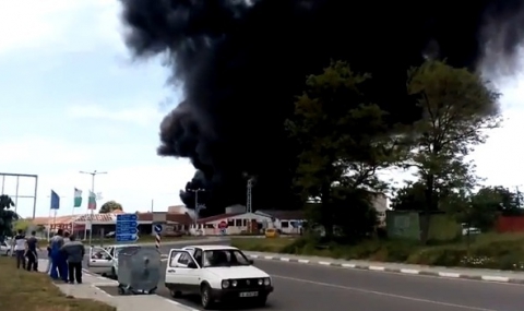 Пожар изпепели цех за пластмаса в Средец (Видео) - 1