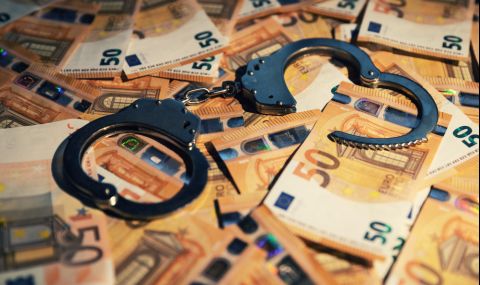 Срещу €30 000 полицаи издават паспорт на престъпници - 1