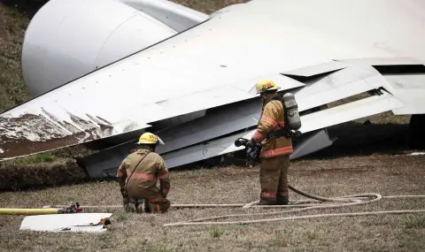 Costa Rica plane crash: Rescue teams search for survivors  - 1