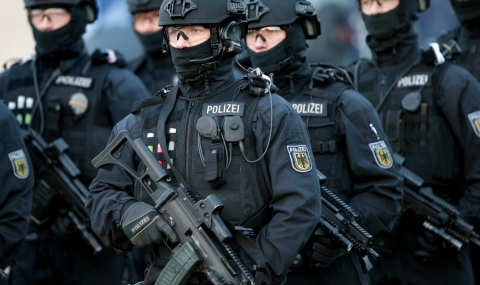 Германската полиция погна крайнодесни радикалисти - 1