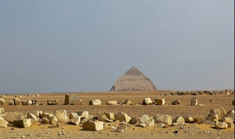 Пирамида на 3700 година изскочи от пясъците - 1