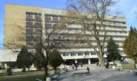 Медицински сестри от болницата в Добрич започват стачка - 1