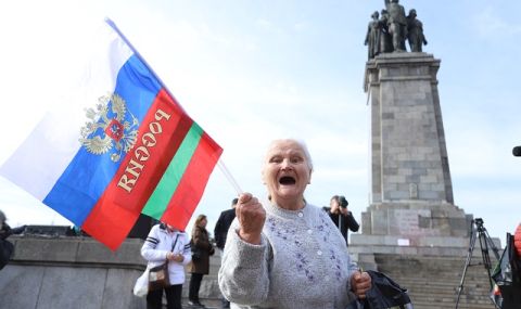 Русия призова българските власти: Не допускайте оскверняване на паметниците на съветските воини - 1