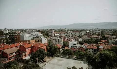 Наем или покупка: как да вземем правилното решение според пазара на имоти в България - 1