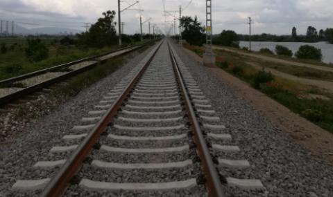 Издирват роднините на прегазената от влак жена до гарата в Плевен - 1