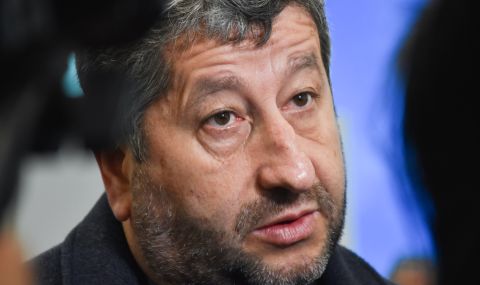 Христо Иванов: Радев нарича опонентите си "партии на войната", но това не го прави партия на мира - 1