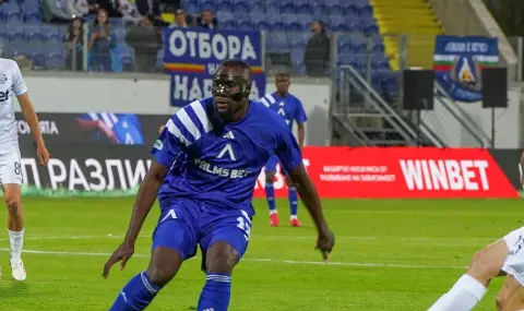 Мустафа Сангаре беше титуляр за Мали срещу ДР Конго - 1