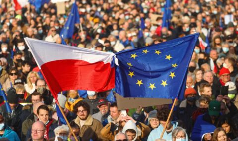 Ситуацията с Полша поставя под въпрос бъдещето на ЕС - 1