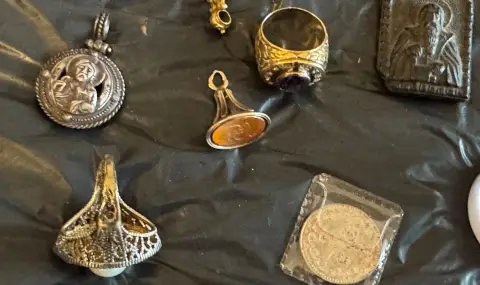Europol returns 90% of antiquities found in special operation to Bulgaria  - 1