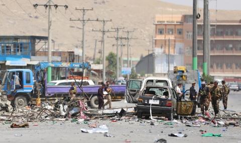 Кола бомба уби четирима души в Афганистан - 1