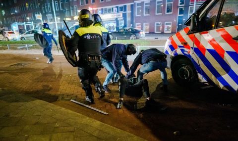 Над 70 задържани при нов протест в Нидерландия - 1
