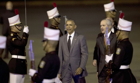 Обама пристигна в Панама, очаква се да се срещне с Кастро - 1