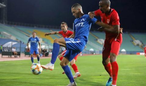 Спортинг Лисабон не смята да се отказва от футболист на Левски - 1