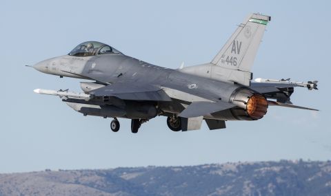 "Няколко десетки" украински военни пилоти ще бъдат обучени за F-16 - 1