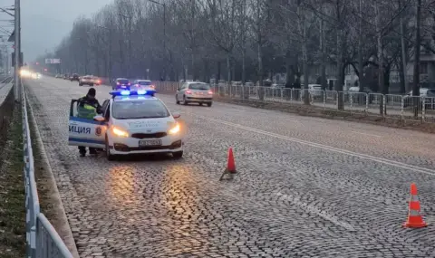 Заради ремонт на кръстовище на бул. „Цар Борис III“ той ще бъде затворен за превозни средства през трите почивни дни - 1