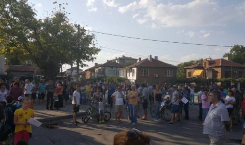 Жителите на пловдивския кв. „Коматево” излязоха на протест - 1