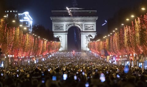 Франция свали знамето на ЕС от Триумфалната арка - 1