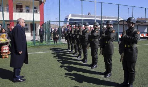 Турски топ полицаи бягат в Германия - 1