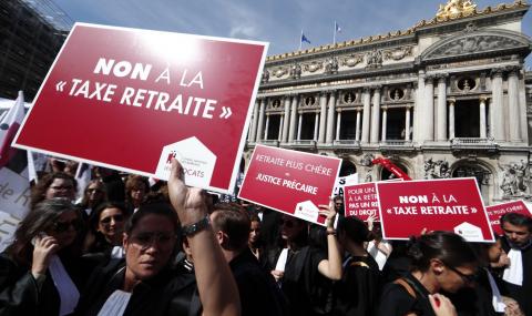 Париж се готви за три протеста - 1