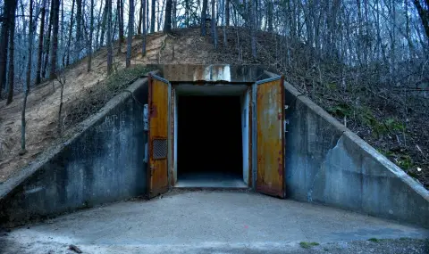 Девет милиона швейцарци, 370 000 бункера - 1