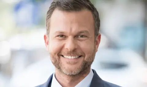 Ненчо Балабанов се контузи по време на репетиция, отложи премиера на спектакъл (ВИДЕО) - 1