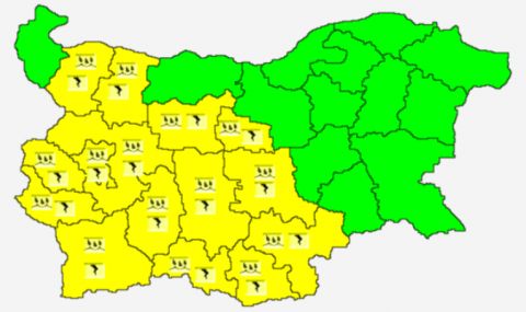 Жълт код за значителни количества дъжд с гръмотевици в 15 области - 1