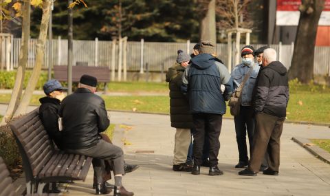 Минималната пенсия вече е 370 лева - 1