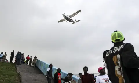 Трагедия в Кения: Самолет се разби в жилищен квартал на столицата - 1