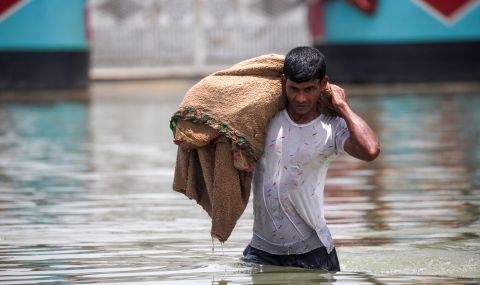 Загинали при наводнения в Индия - 1