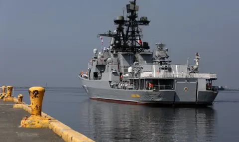 Ракетни удари на брега на Черно море! Въоръжените сили на Украйна довършиха окончателно руската фрегата "Адмирал Есен" в Новоросийск - 1