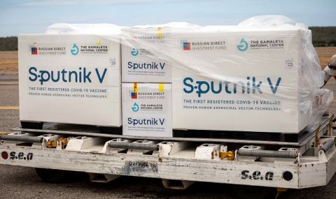 Германия иска да преговаря директно с Русия за ваксината "Спутник V" - 1