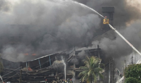 Огнен капан погълна десетки в Бангладеш - 1