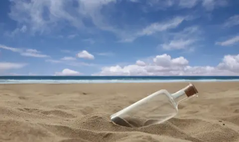 Зловещи бутилки, с необичайно съдържание, изплуваха по крайбрежието на Мексиканския залив - 1