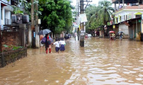 445 души са загинали при наводненията в Индия - 1