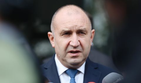 Протест срещу Румен Радев от 18.30 часа - 1