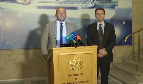 Преди минути зам.-министър Михаил Стойнов обяви: Издадено е решение за удостоверяване на машините за гласуване - 1