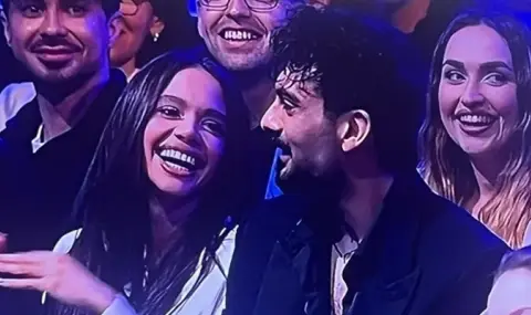 Новата топ двойка Меди и Десита се показаха официално заедно - 1