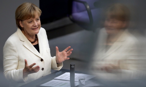Меркел иска въвеждане на санкциите срещу Русия - 1