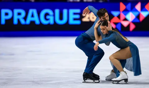 Olympic champions Laurence Fournier-Baudry and Guillaume Cizeron took gold at the World Figure Skating Championships in  - 1