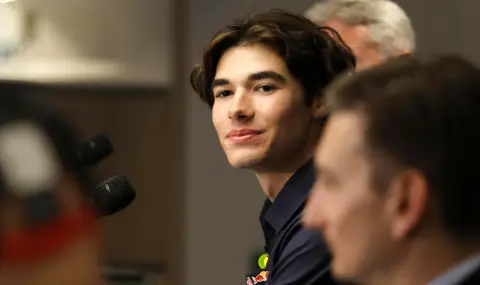 Никола Цолов ще кара във Формула 2 - 1