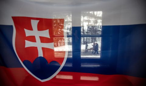 Водещи министри се оттеглят в Словакия - 1