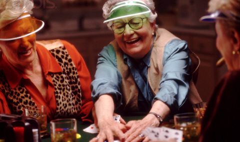 Ларж баба удари джакпота в казино и раздаде луди пари на крупиетата и съперниците си - 1
