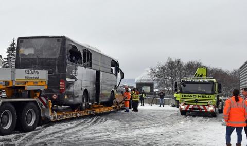 Автобус с руснаци се размаза край Цюрих - 1