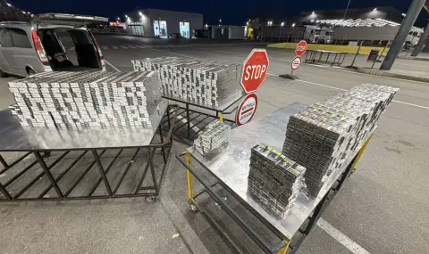 Откриха над 210 000 къса цигари, укрити в мебели